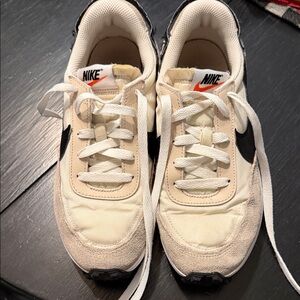 Nike Waffle Debut Women’s Beige and Black Sneakers